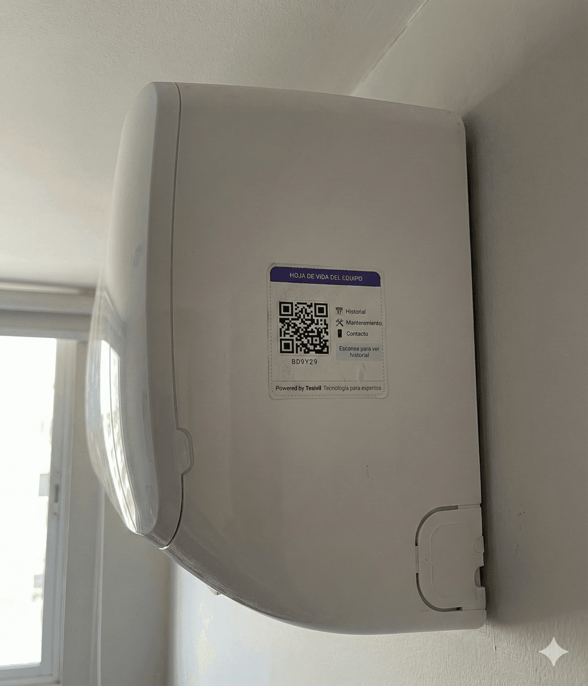 QRamper Sticker en equipo